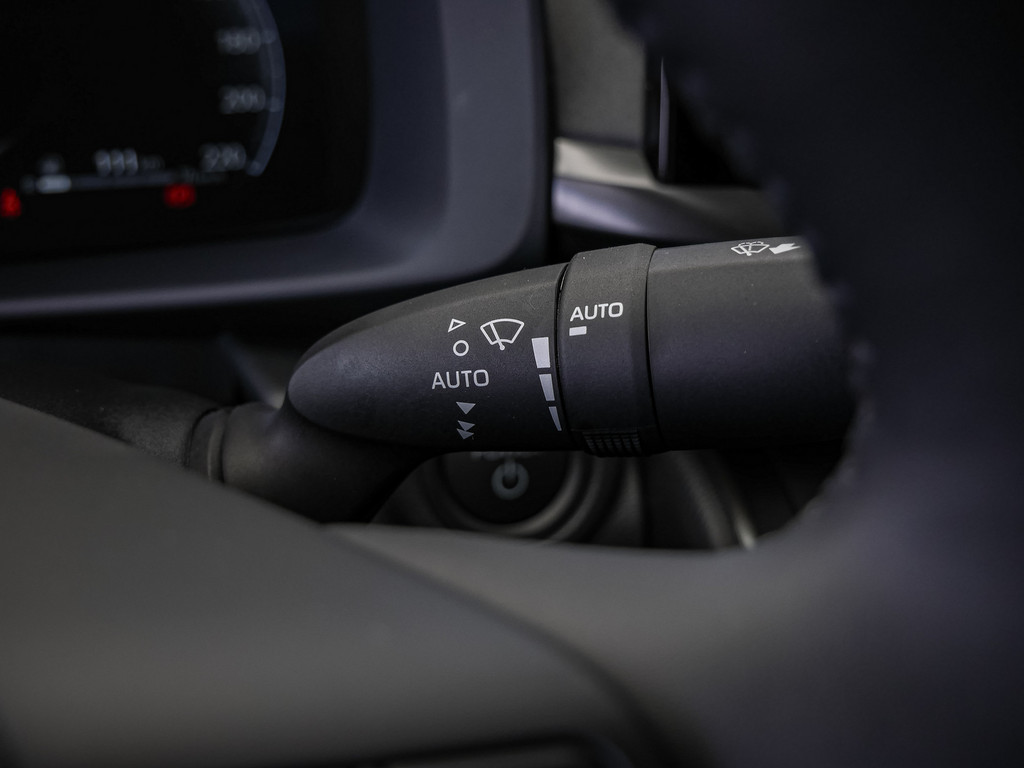 Fahrzeugansicht TOYOTA C-HR 2.0 Plug-In Hybrid FWD Teamplayer - Bild 28