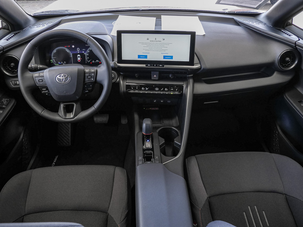 Fahrzeugansicht TOYOTA C-HR 2.0 Plug-In Hybrid Teamplayer - Bild 8