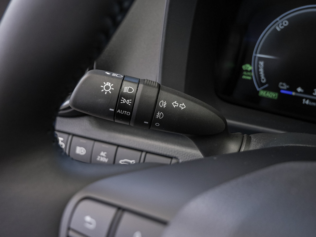 Fahrzeugansicht TOYOTA C-HR 2.0 Plug-In Hybrid Teamplayer - Bild 26