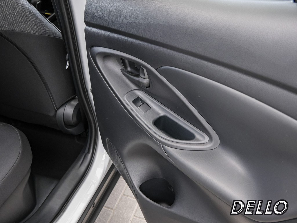 Fahrzeugansicht TOYOTA Yaris Cross 1.5 Hybrid FWD Teamplayer - Bild 8