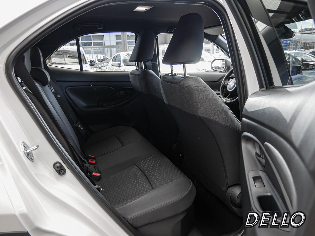 Fahrzeugansicht TOYOTA Yaris Cross 1.5 Hybrid FWD Teamplayer - Bild 7