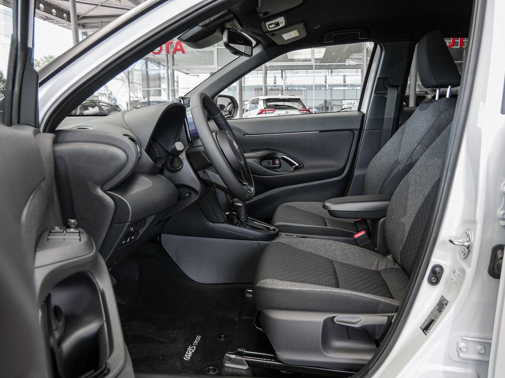 Fahrzeugansicht TOYOTA Yaris Cross 1.5 Hybrid FWD Teamplayer - Bild 5