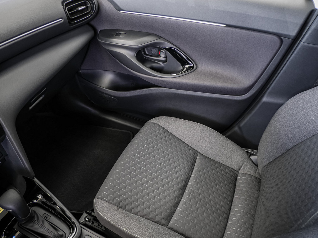 Fahrzeugansicht TOYOTA Yaris Cross 1.5 Hybrid FWD Teamplayer - Bild 25