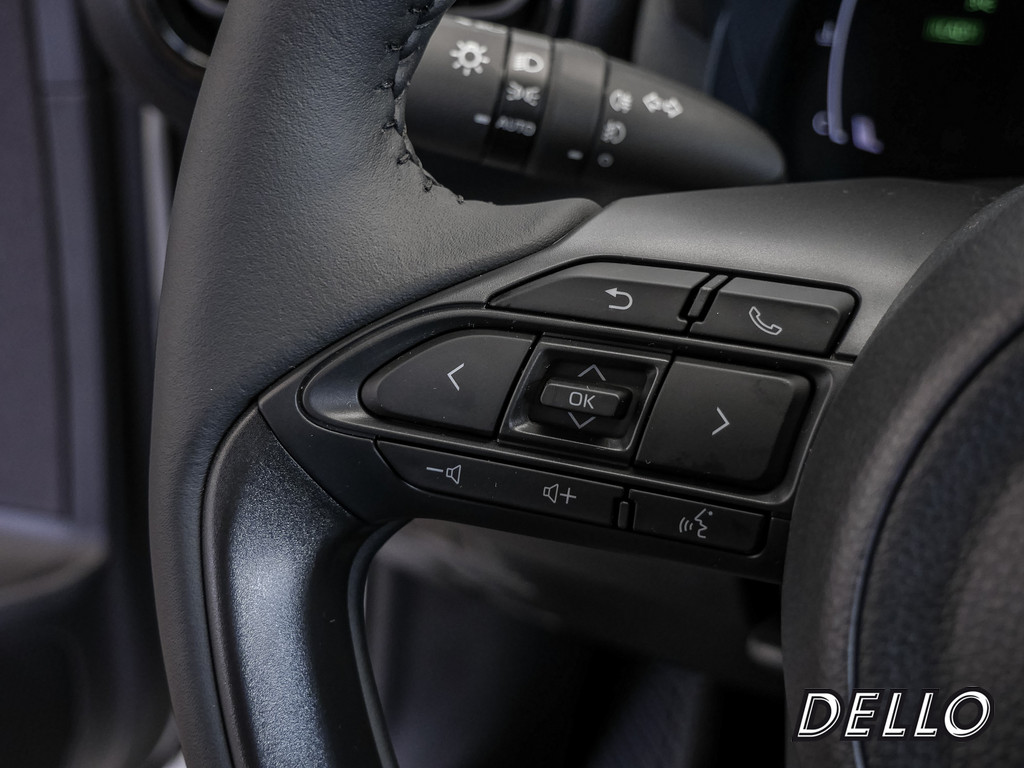 Fahrzeugansicht TOYOTA Yaris 1.5 Hybrid Teamplayer - Bild 31