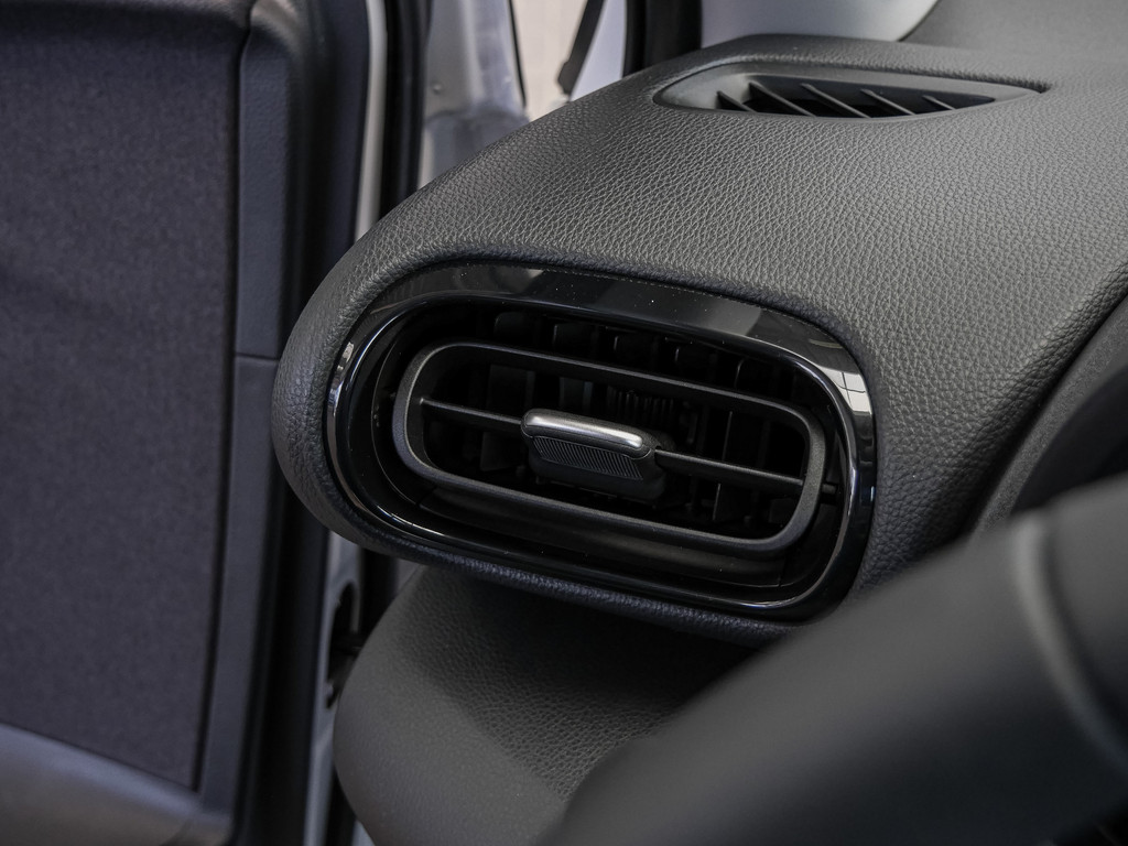 Fahrzeugansicht TOYOTA Yaris 1.5 Hybrid Teamplayer - Bild 32