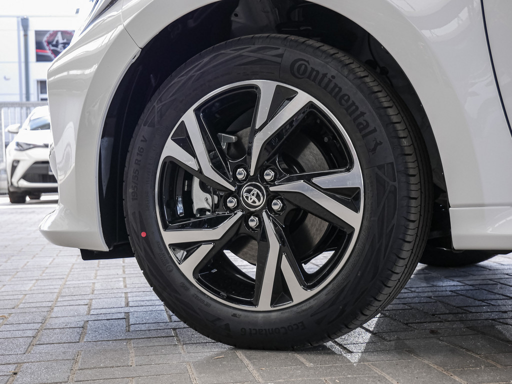 Fahrzeugansicht TOYOTA Yaris 1.5 Hybrid Teamplayer - Bild 45