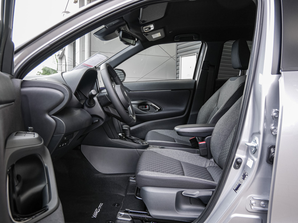 Fahrzeugansicht TOYOTA Yaris Cross 1.5 Hybrid FWD Teamplayer - Bild 4