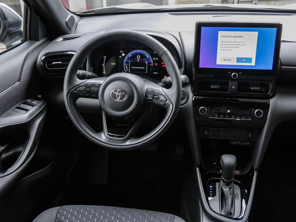 Fahrzeugansicht TOYOTA Yaris Cross 1.5 Hybrid FWD Teamplayer - Bild 9