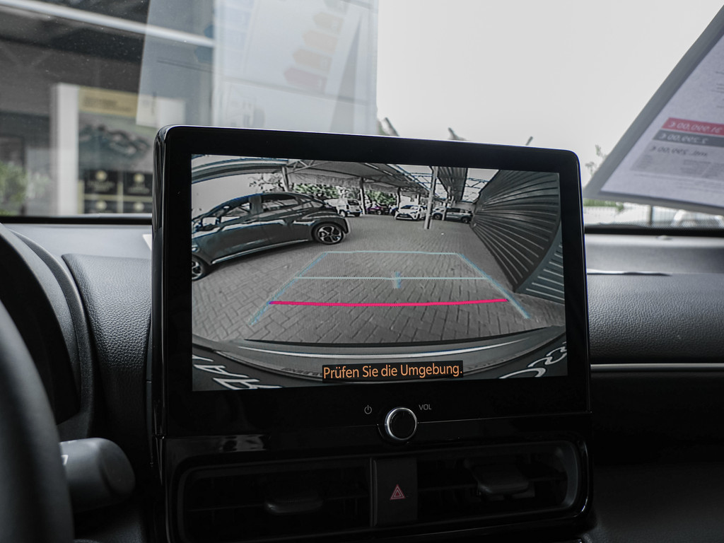 Fahrzeugansicht TOYOTA Yaris Cross 1.5 Hybrid FWD Teamplayer - Bild 13