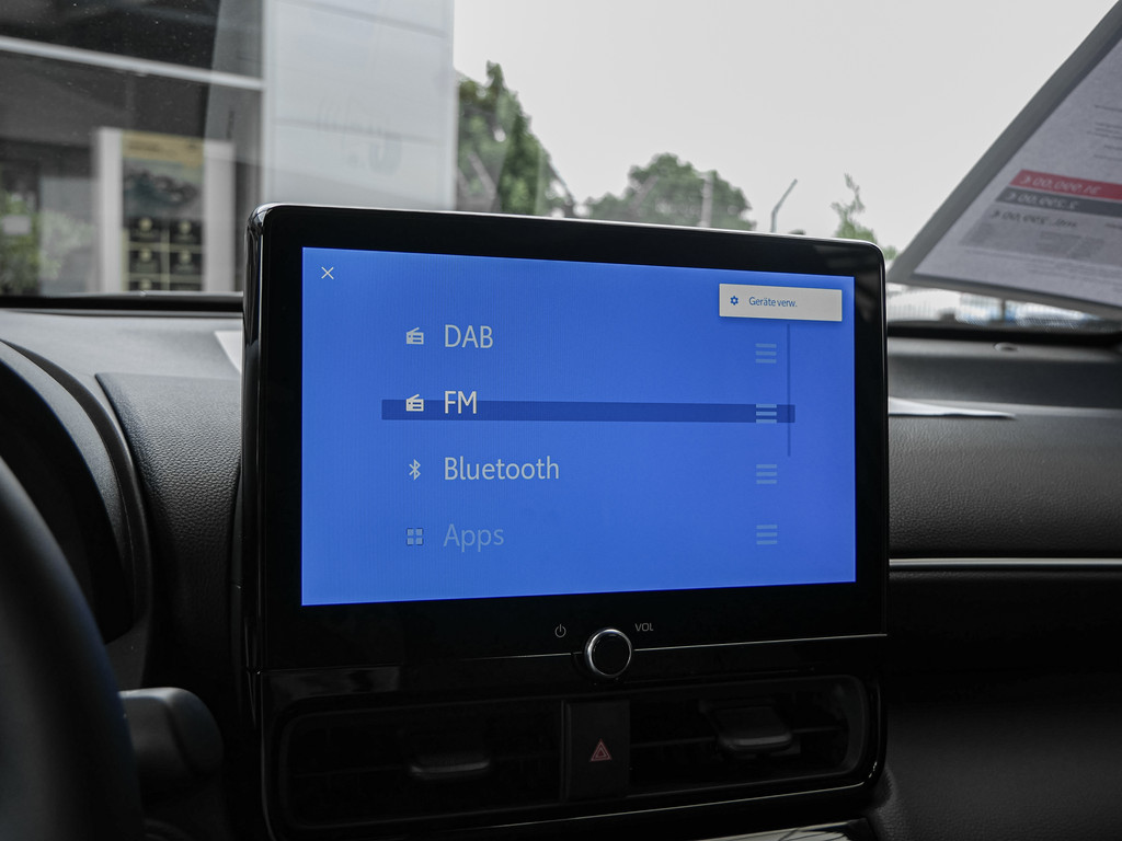 Fahrzeugansicht TOYOTA Yaris Cross 1.5 Hybrid FWD Teamplayer - Bild 14