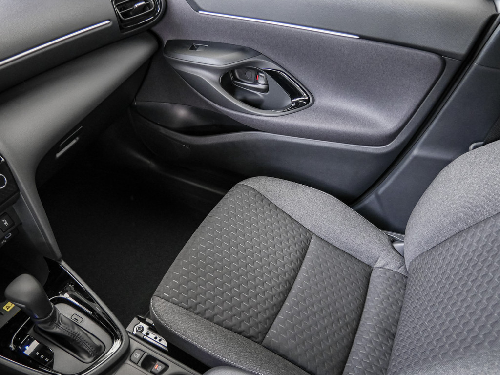 Fahrzeugansicht TOYOTA Yaris Cross 1.5 Hybrid FWD Teamplayer - Bild 20