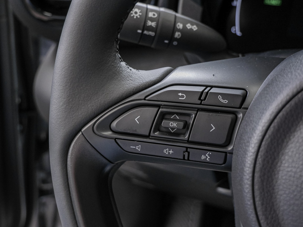 Fahrzeugansicht TOYOTA Yaris Cross 1.5 Hybrid FWD Teamplayer - Bild 28