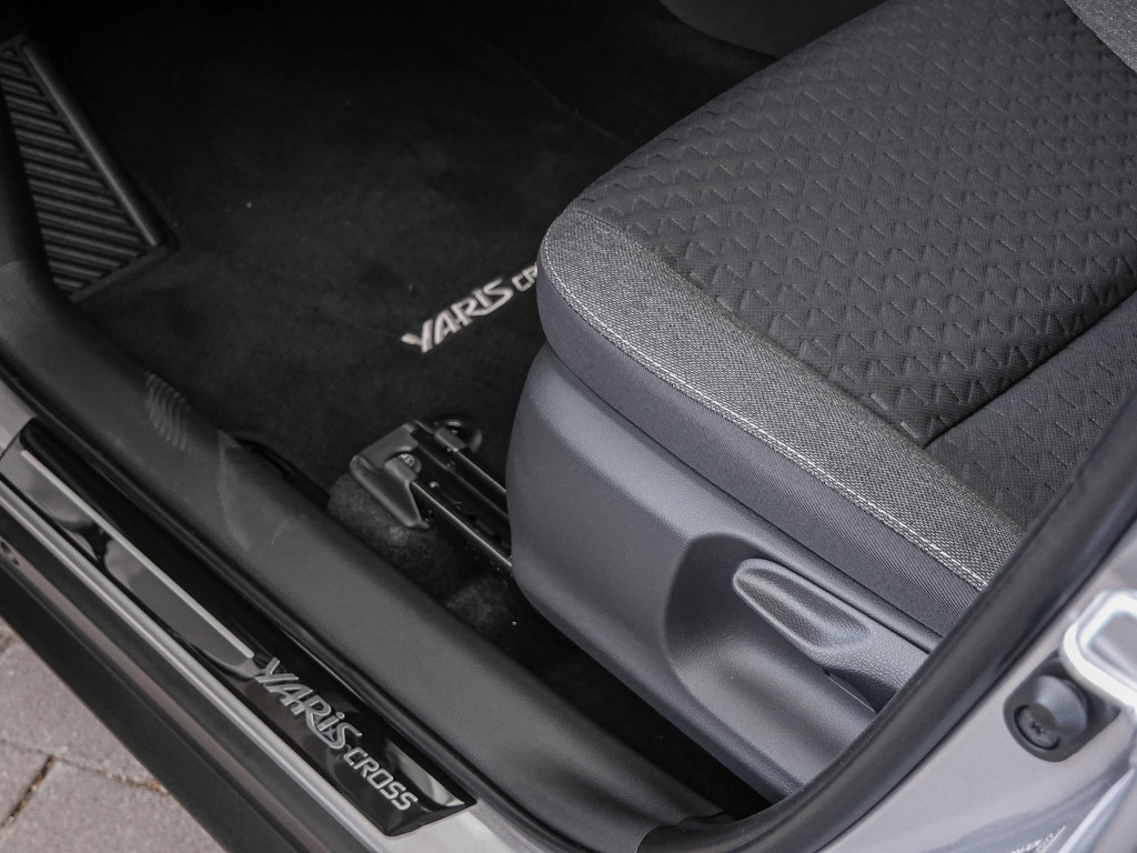 Fahrzeugansicht TOYOTA Yaris Cross 1.5 Hybrid FWD Teamplayer - Bild 32