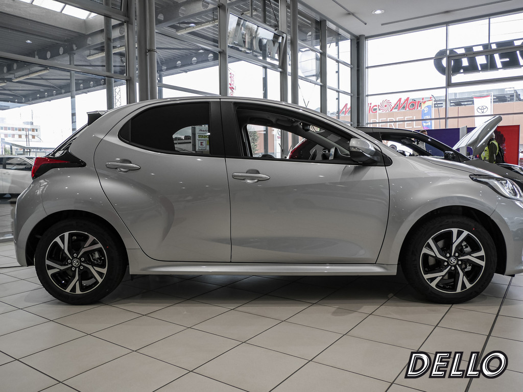 Fahrzeugansicht TOYOTA Yaris 1.5 Hybrid Teamplayer - Bild 34