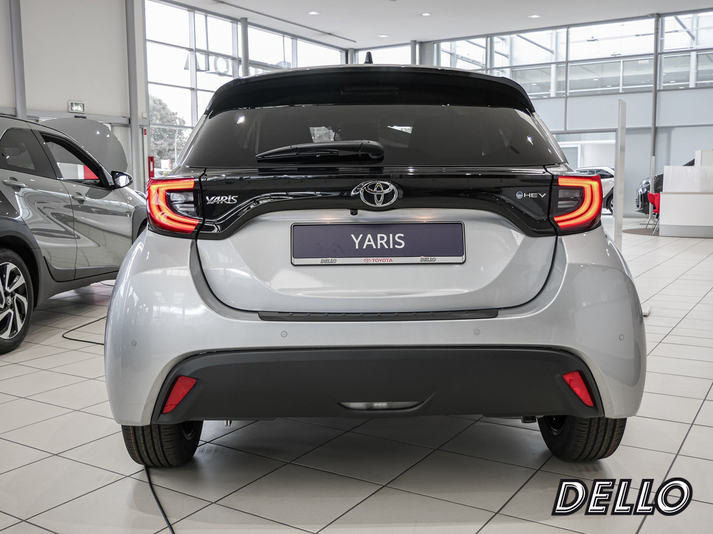 Fahrzeugansicht TOYOTA Yaris 1.5 Hybrid Teamplayer - Bild 38