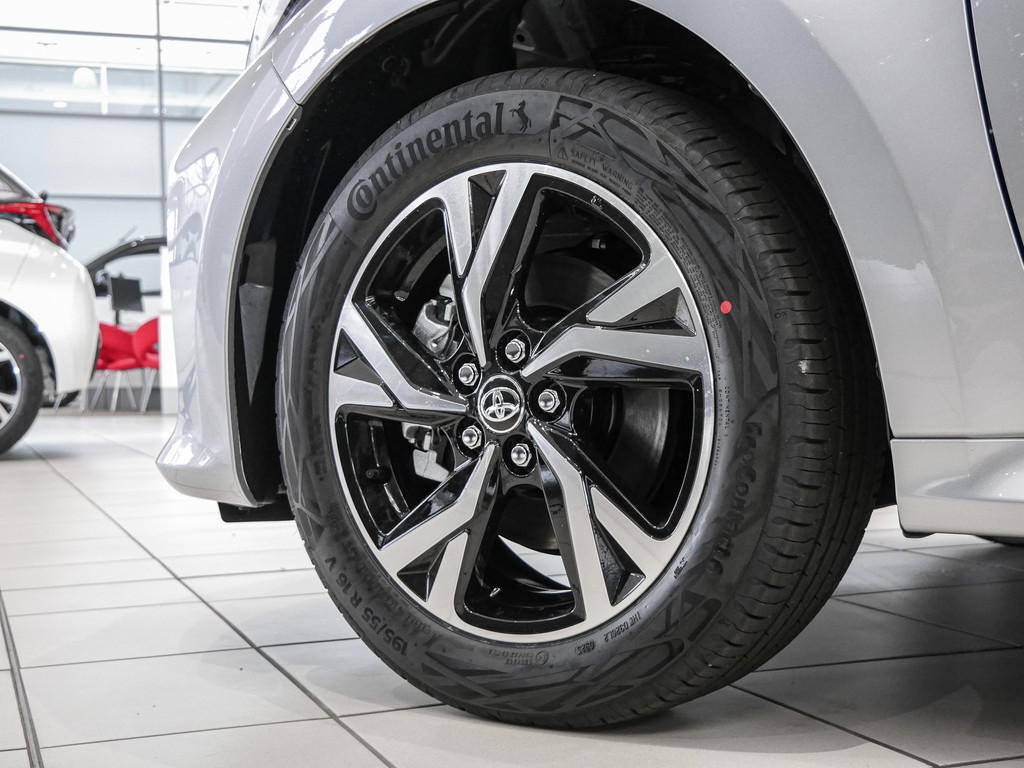 Fahrzeugansicht TOYOTA Yaris 1.5 Hybrid Teamplayer - Bild 40