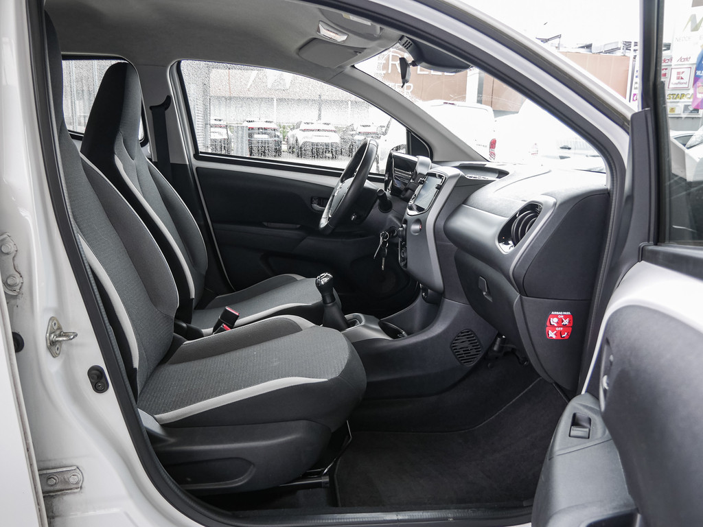 Fahrzeugansicht TOYOTA Aygo 1.0 X Team D - Bild 5