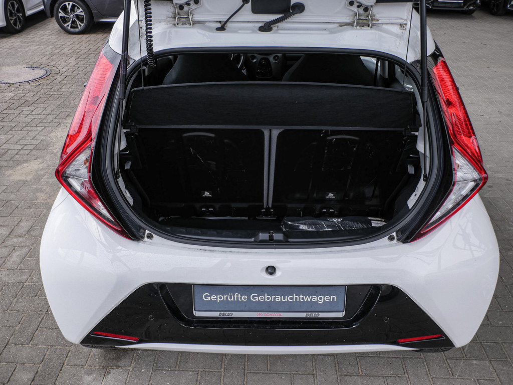 Fahrzeugansicht TOYOTA Aygo 1.0 X Team D - Bild 11