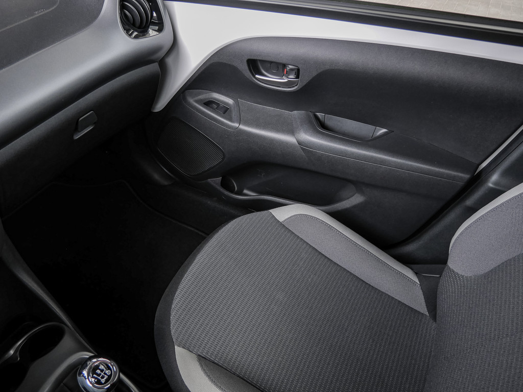 Fahrzeugansicht TOYOTA Aygo 1.0 X Team D - Bild 21