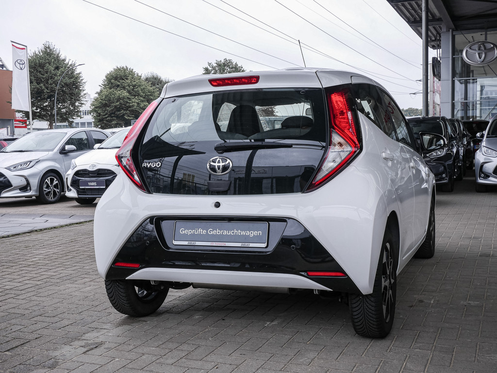 Fahrzeugansicht TOYOTA Aygo 1.0 X Team D - Bild 38
