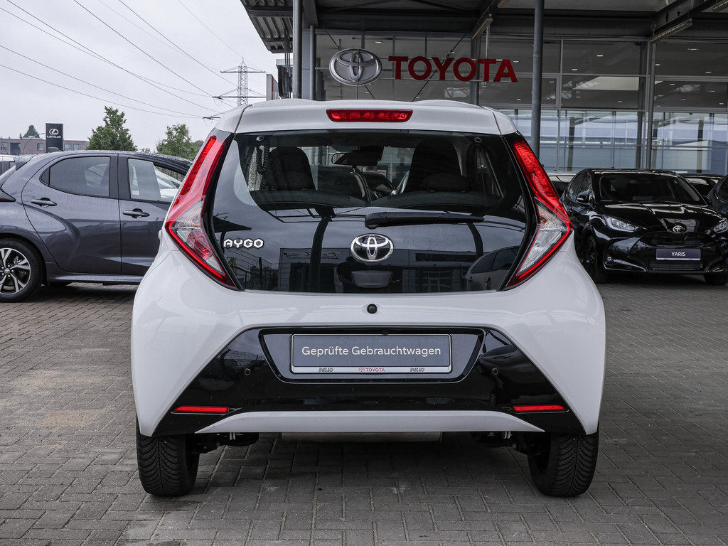 Fahrzeugansicht TOYOTA Aygo 1.0 X Team D - Bild 40