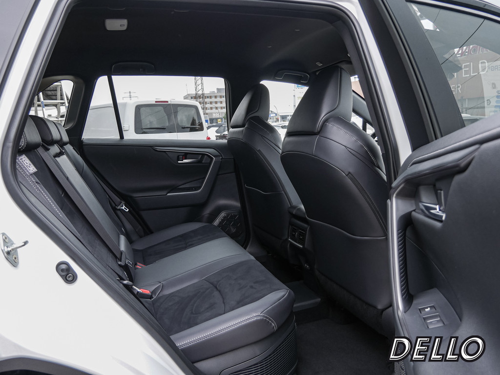 Fahrzeugansicht TOYOTA RAV4 2.5 Plug-in Hybrid 4x4 - Bild 6