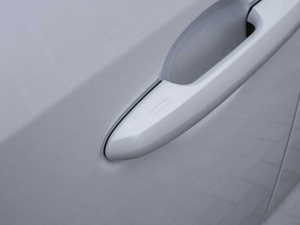 Fahrzeugansicht TOYOTA RAV4 2.5 Plug-in Hybrid 4x4 - Bild 2