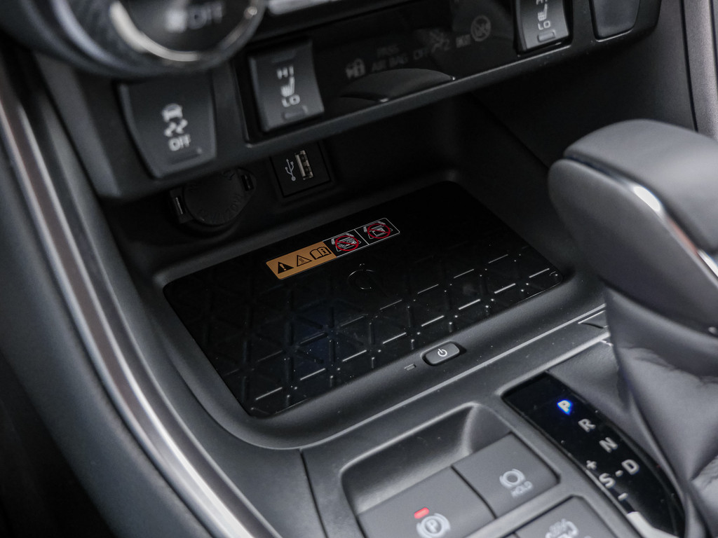 Fahrzeugansicht TOYOTA RAV4 2.5 Plug-in Hybrid 4x4 - Bild 22