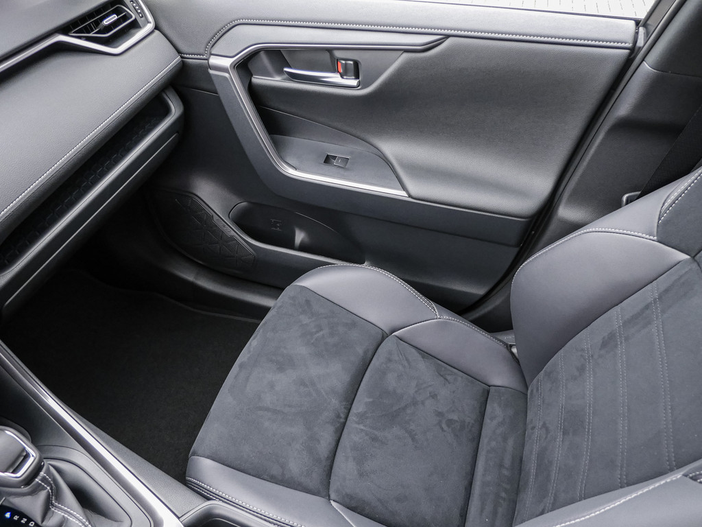 Fahrzeugansicht TOYOTA RAV4 2.5 Plug-in Hybrid 4x4 - Bild 25