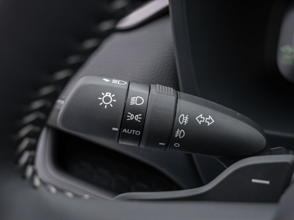 Fahrzeugansicht TOYOTA RAV4 2.5 Plug-in Hybrid 4x4 - Bild 29