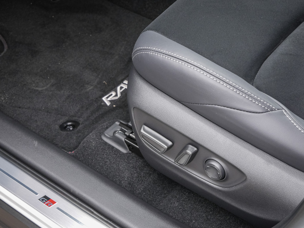 Fahrzeugansicht TOYOTA RAV4 2.5 Plug-in Hybrid 4x4 - Bild 39