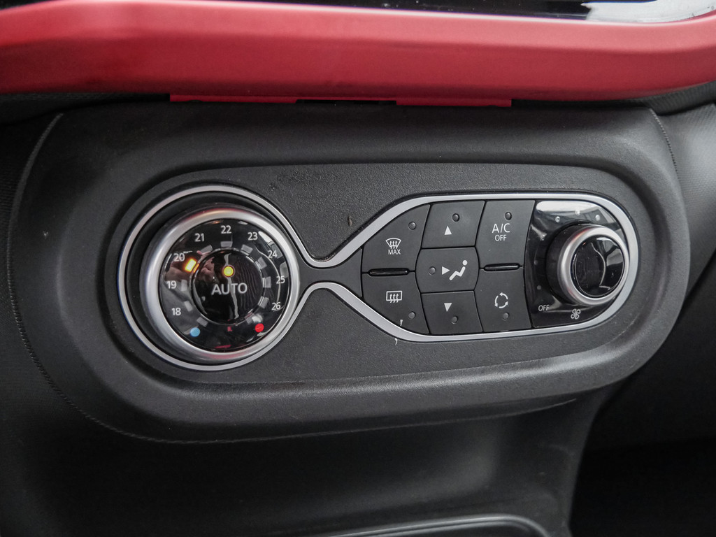 Fahrzeugansicht RENAULT Twingo 1.0 Limited - Bild 18