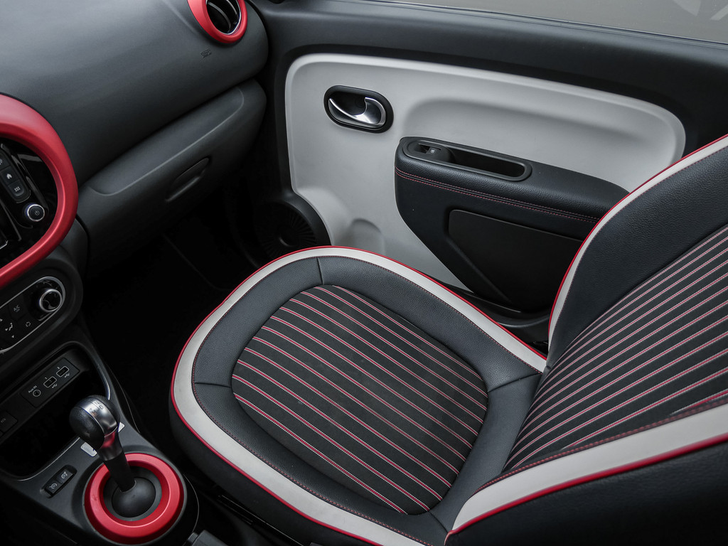 Fahrzeugansicht RENAULT Twingo 1.0 Limited - Bild 22