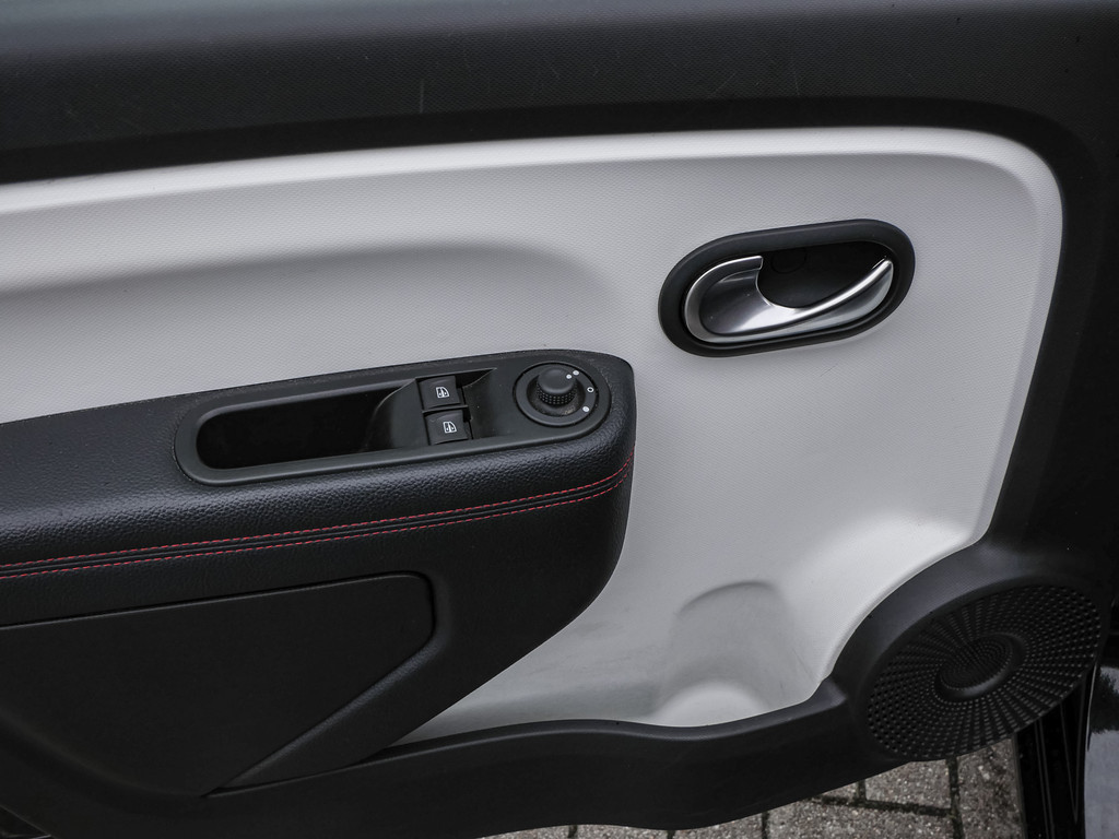Fahrzeugansicht RENAULT Twingo 1.0 Limited - Bild 35