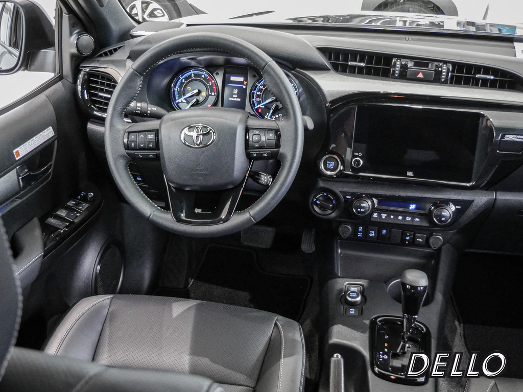 Fahrzeugansicht TOYOTA Hilux 2.8 Double Cab Invincible 4x4 - Bild 7