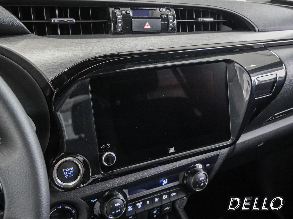 Fahrzeugansicht TOYOTA Hilux 2.8 Double Cab Invincible 4x4 - Bild 14