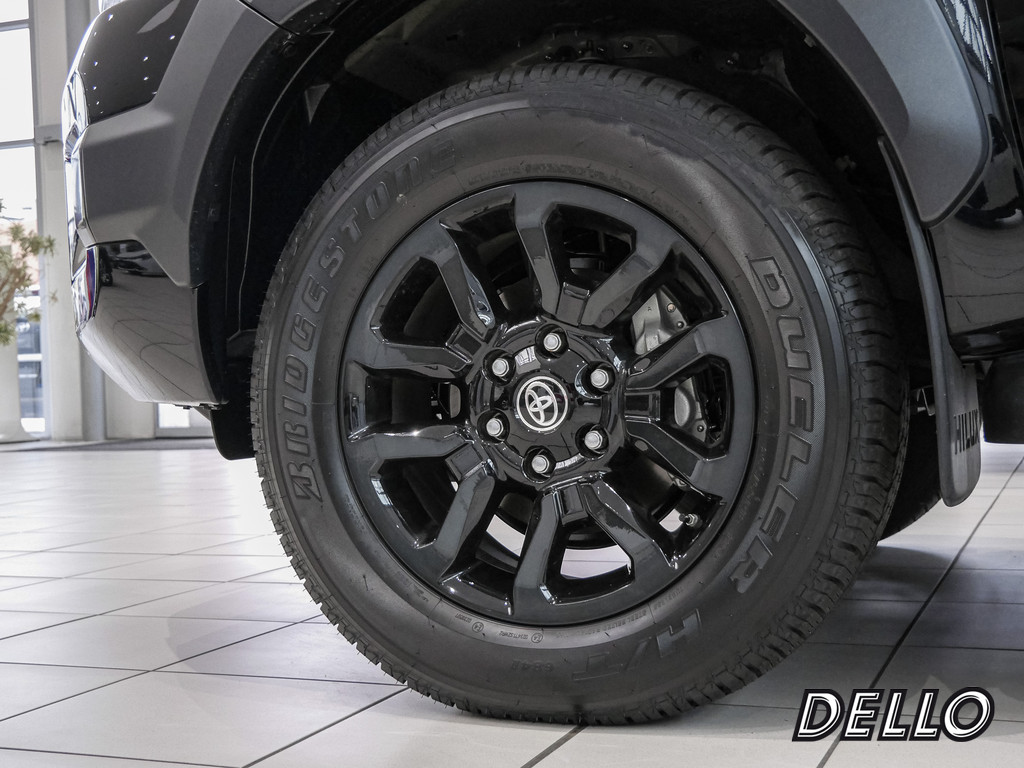 Fahrzeugansicht TOYOTA Hilux 2.8 Double Cab Invincible 4x4 - Bild 40