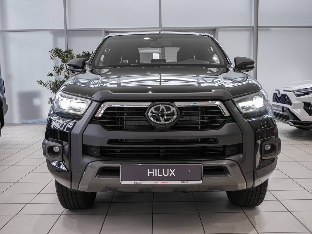 Fahrzeugansicht TOYOTA Hilux 2.8 Double Cab Invincible 4x4 - Bild 12