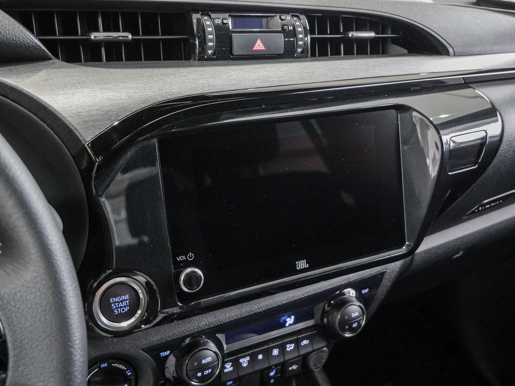 Fahrzeugansicht TOYOTA Hilux 2.8 Double Cab Invincible 4x4 - Bild 14