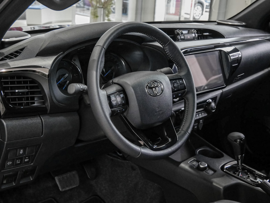 Fahrzeugansicht TOYOTA Hilux 2.8 Double Cab Invincible 4x4 - Bild 33
