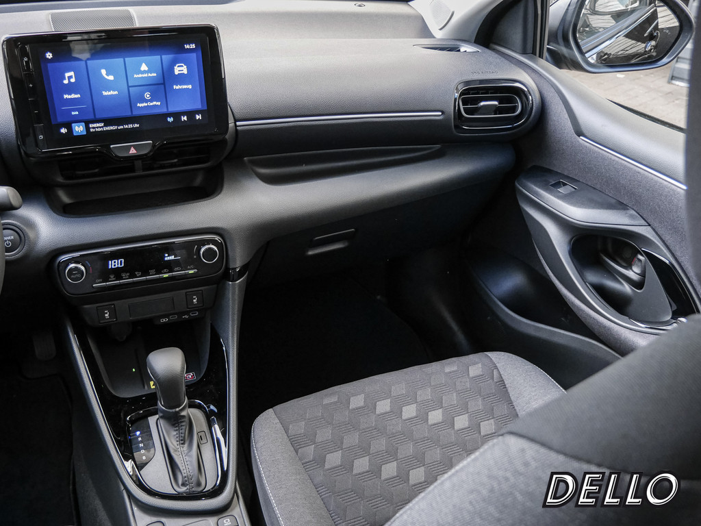 Fahrzeugansicht TOYOTA Yaris 1.5 Hybrid Teamplayer - Bild 10