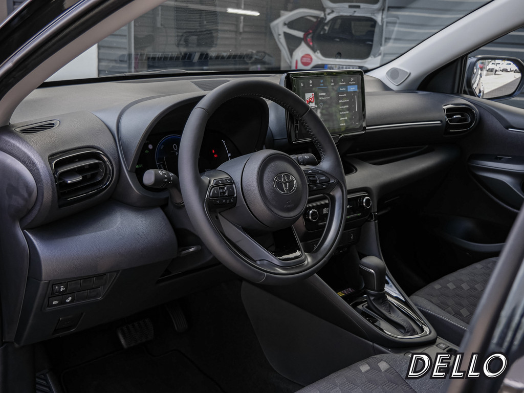 Fahrzeugansicht TOYOTA Yaris 1.5 Hybrid Teamplayer - Bild 32