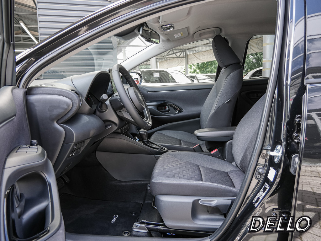 Fahrzeugansicht TOYOTA Yaris 1.5 Hybrid Teamplayer - Bild 3