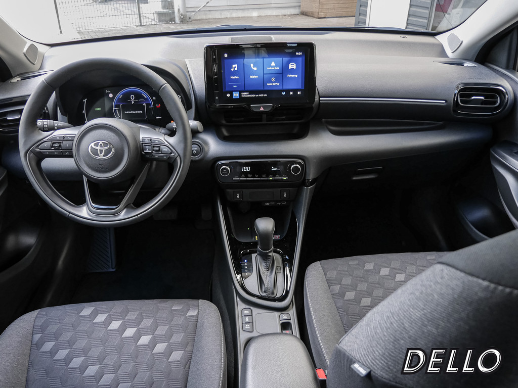 Fahrzeugansicht TOYOTA Yaris 1.5 Hybrid Teamplayer - Bild 8