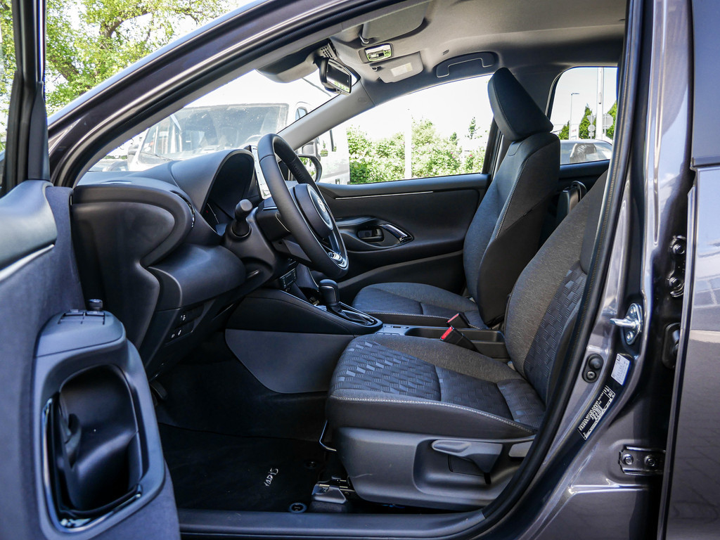 Fahrzeugansicht TOYOTA Yaris 1.5 Hybrid Teamplayer - Bild 4