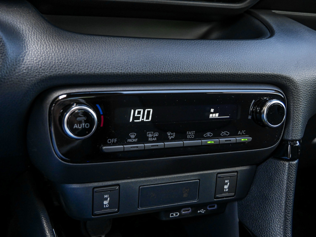 Fahrzeugansicht TOYOTA Yaris 1.5 Hybrid Teamplayer - Bild 13