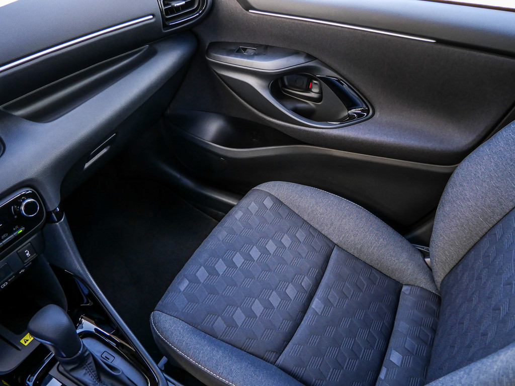 Fahrzeugansicht TOYOTA Yaris 1.5 Hybrid Teamplayer - Bild 18