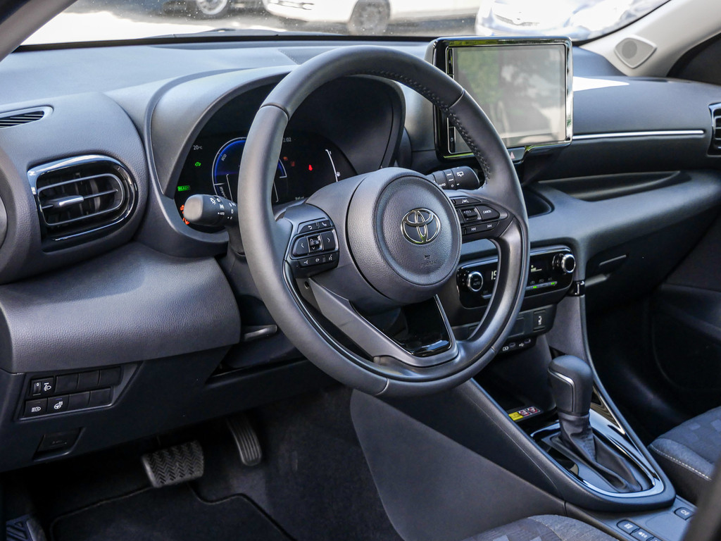 Fahrzeugansicht TOYOTA Yaris 1.5 Hybrid Teamplayer - Bild 29