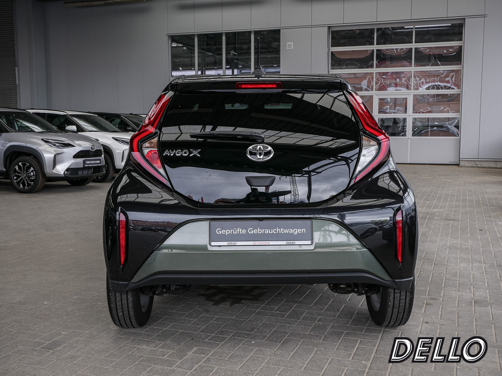 Fahrzeugansicht TOYOTA Yaris Cross 1.5 Hybrid FWD Teamplayer - Bild 36