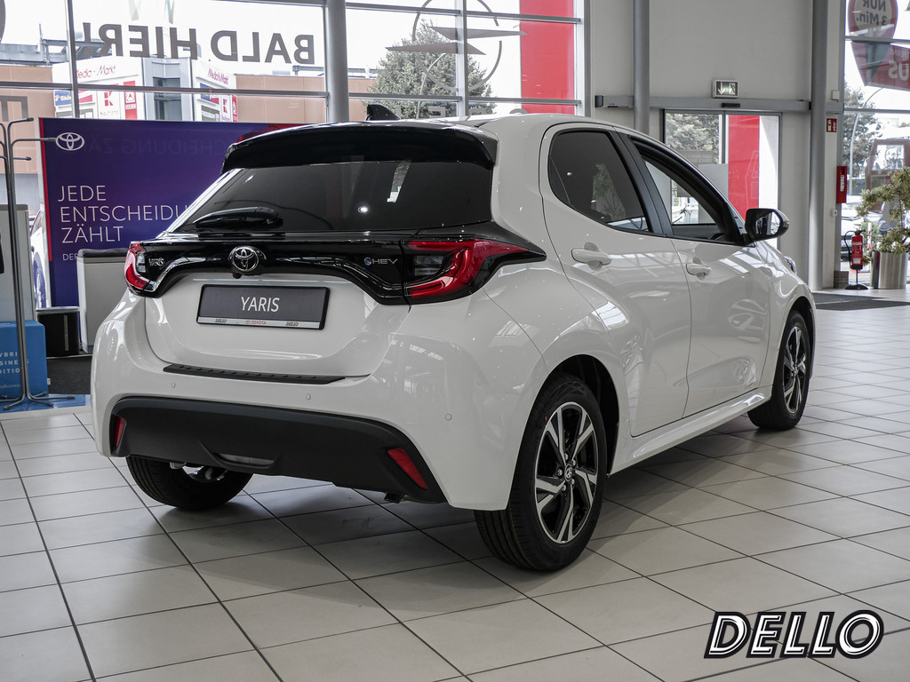 Fahrzeugansicht TOYOTA Yaris 1.5 Hybrid Teamplayer inkl.WKR +Safety+Comfortpaket - Bild 33